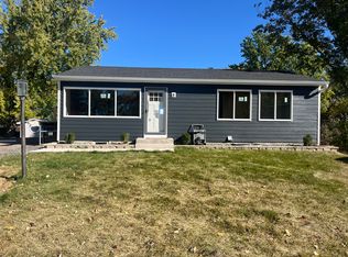 112511 Washington Ln, Chaska, MN 55318