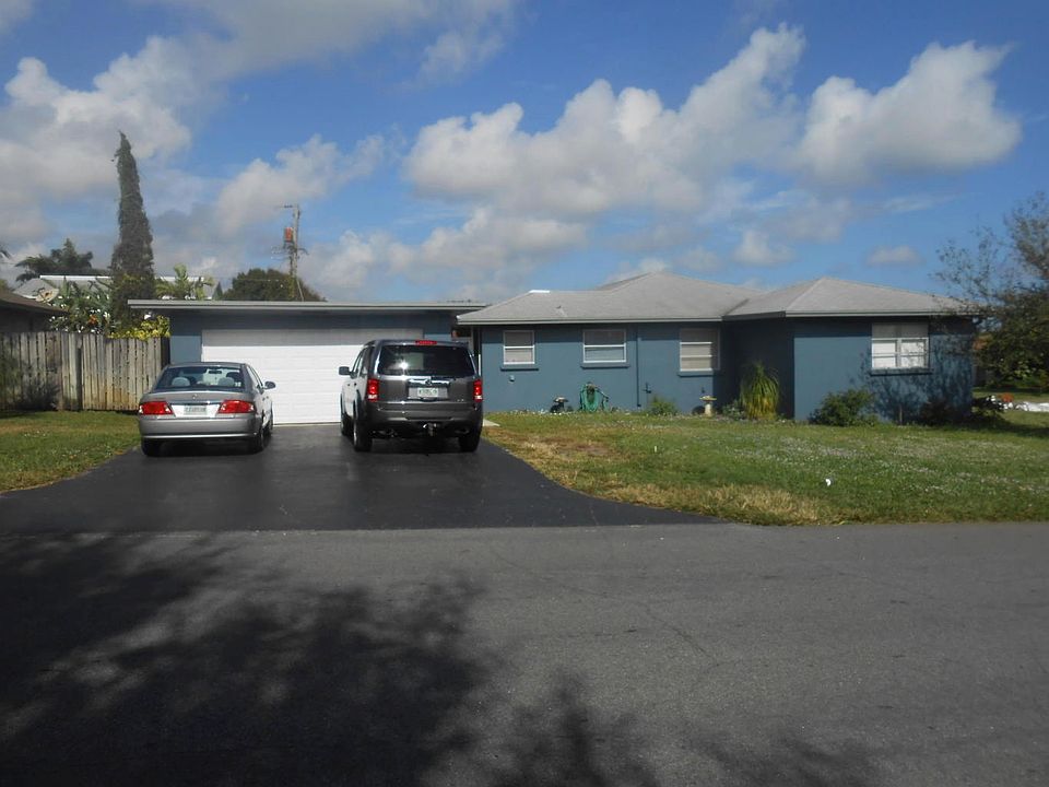 2nd image of 2897 SE 1st Ct