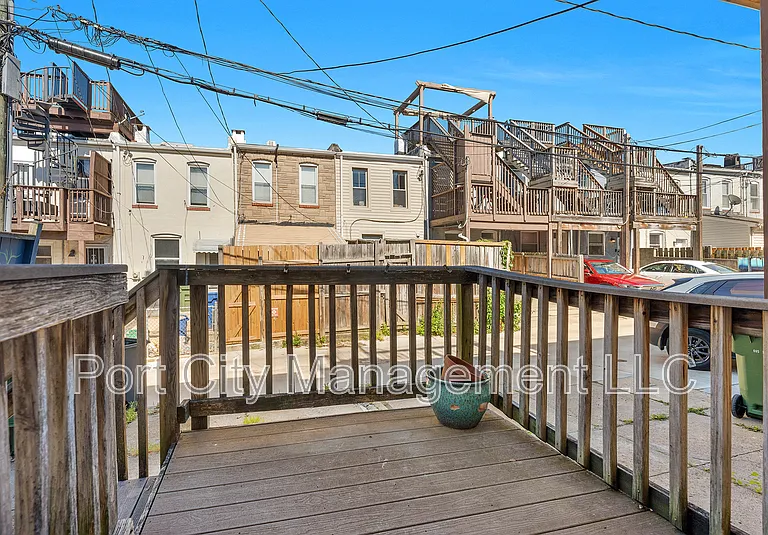 207 S Ellwood Ave — Photo 20