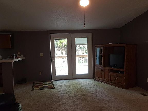 3rd image of 1589 Pinedale Dr