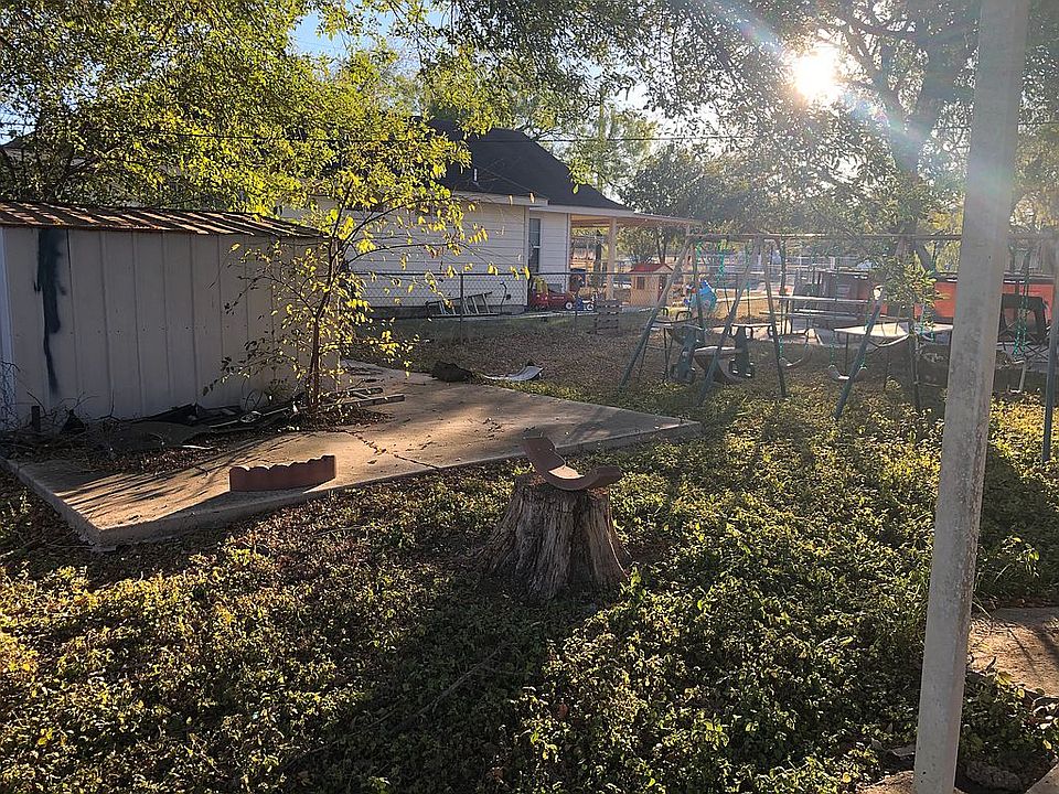 2nd image of 206 E Baetz Blvd