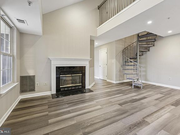 5th image of 4116 Monument Ct #304K