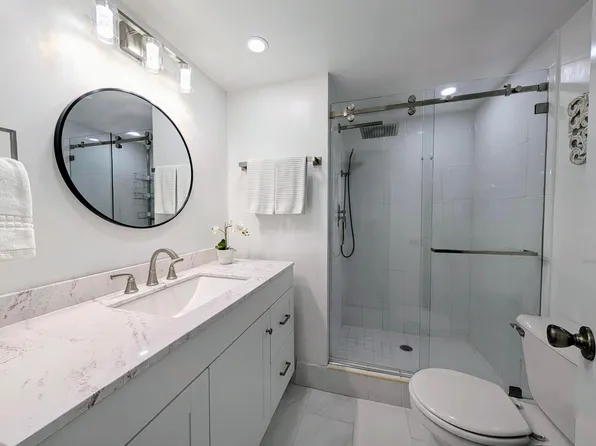 8021 Sunrise Lakes Drive N #203, Sunrise, FL 33322