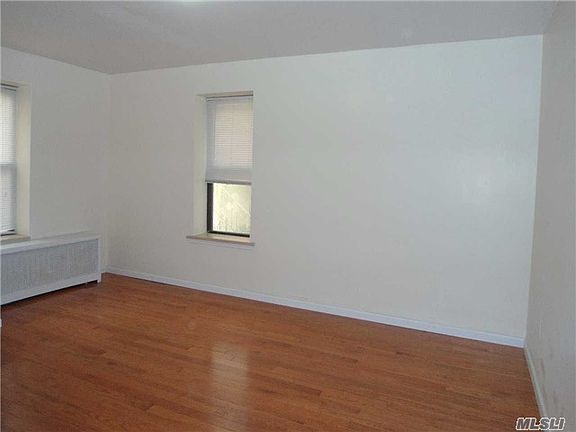4th image of 14030 Sanford Ave