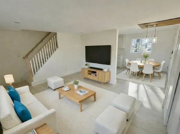 47 Bishop Dr #47, Framingham, MA 01702