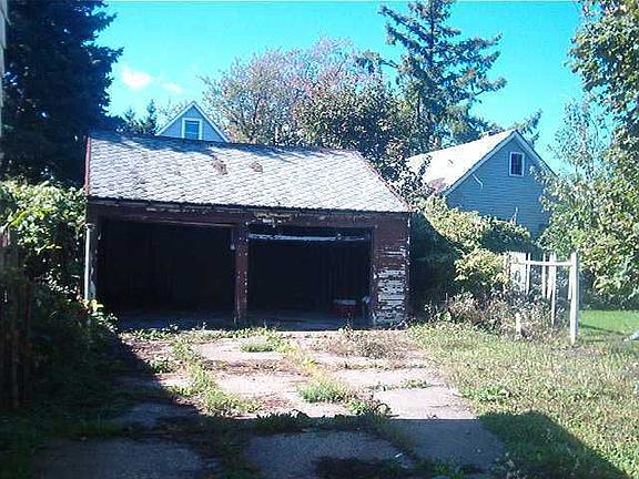 3rd image of 386 Sherman St