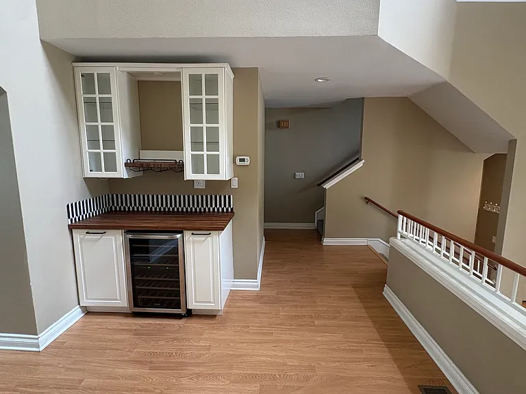 1018 Gilbert Ln — Photo 5