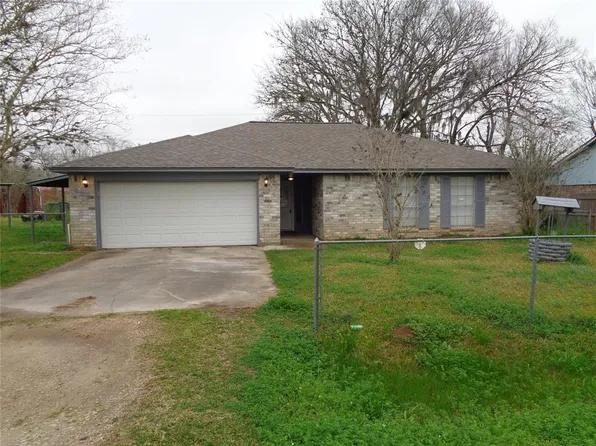 526 Tall Timber Dr, West Columbia, TX 77486