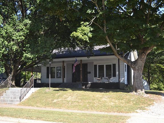 2nd image of 236 N 4th St