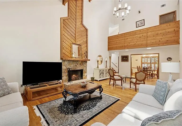 3655 Winters Hill Dr — Photo 4