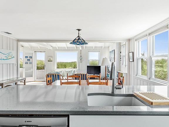 4th image of 419 Marine Blvd