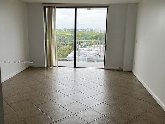 5th image of 2350 NE 135th St APT 801