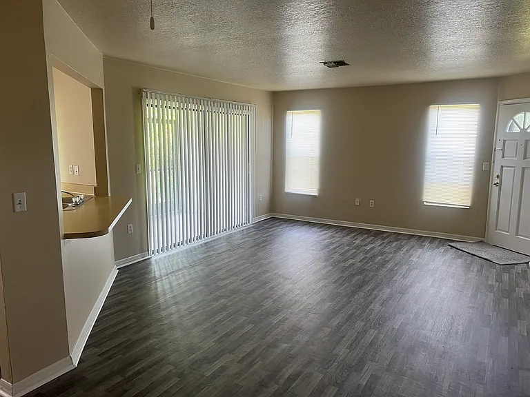 7266 Pond Cir — Photo 11