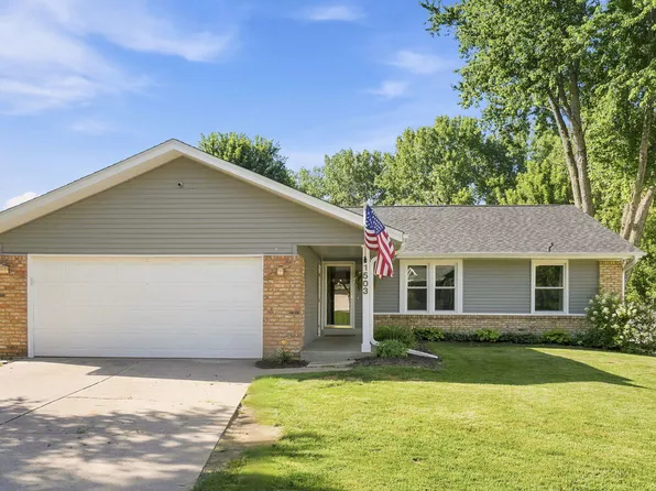 1503 W 46th Pl, Davenport, IA 52806