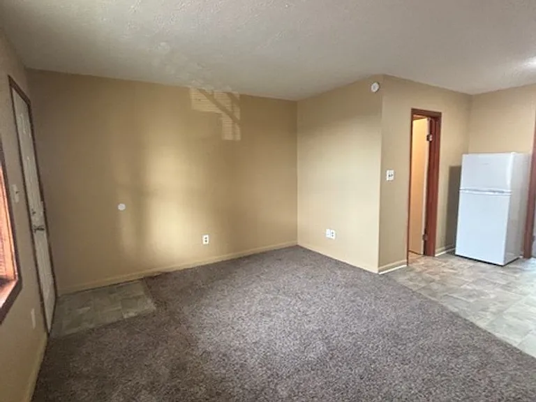 413 S Main St — Photo 8