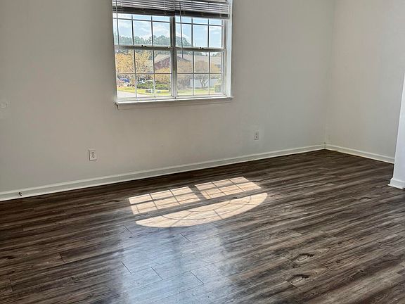 4th image of 1291 Park West Dr #2