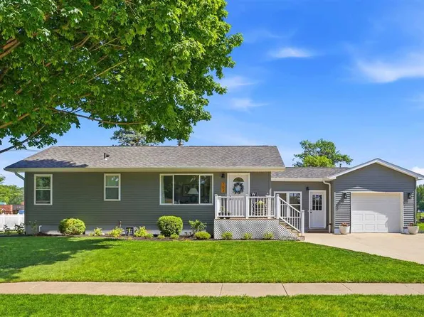 703 F Ave, Kalona, IA 52247