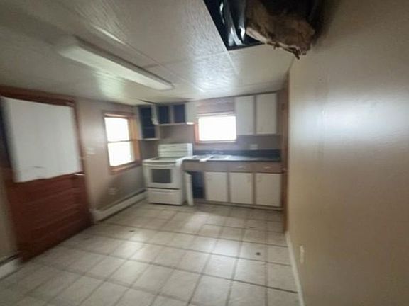 5th image of 519 Furnace St