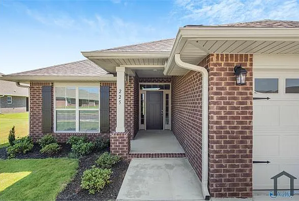 225 Alonzo Toney Dr — Photo 5