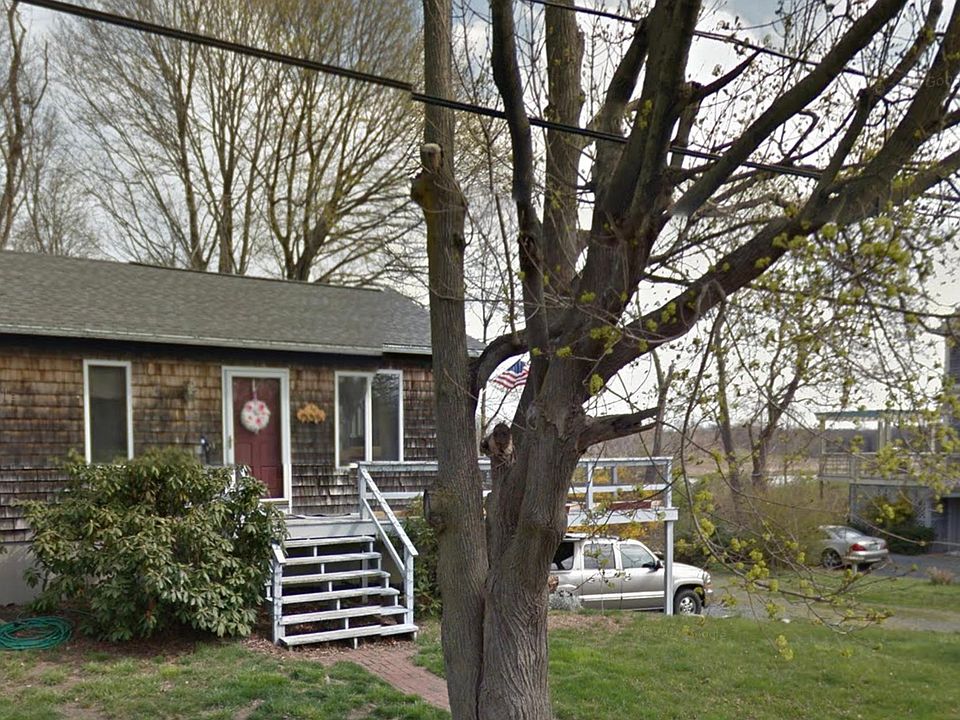 2nd image of 44 Sachem St