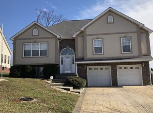 148 Tuscany Ln, Vine Grove, KY 40175