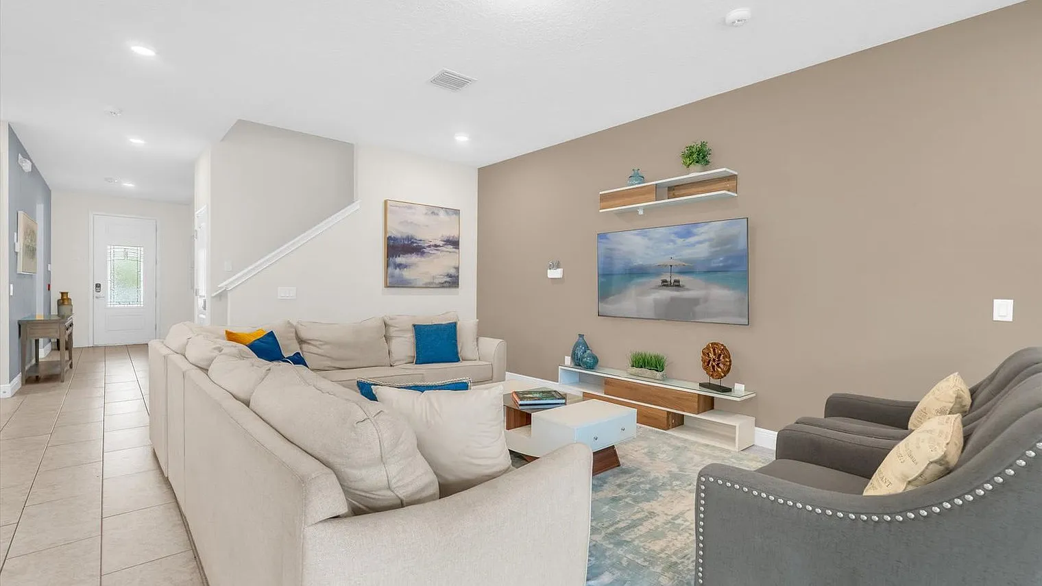 8 bed, 6.0 bath, 3605 sqft, $7,002 — Photo 2