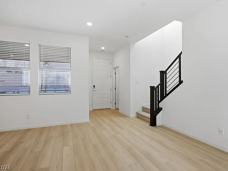 115 Cinder Cone Ln — Photo 3