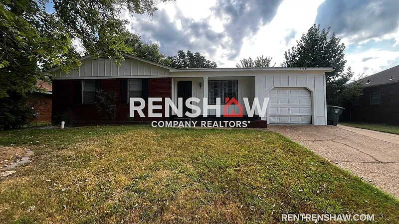 3 bed, 2.0 bath, 2002 sqft, $1,300 — Photo 1