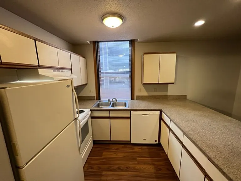 City Pointe LLC — Photo 9