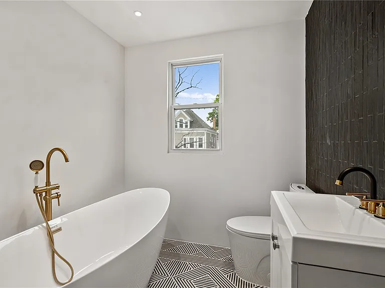 218 Fisk Ave — Photo 20