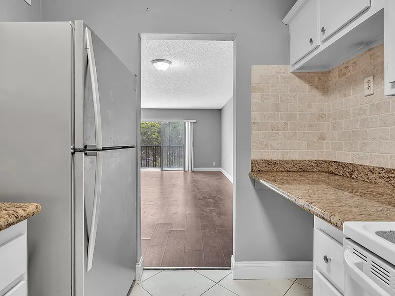 5961 N Falls Circle Dr #309 — Photo 24