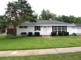 163 School St, Grayslake, IL 60030