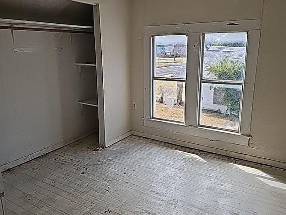 5th image of 308 S Main St