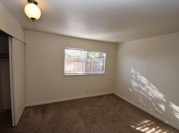 5th image of 5140 Gibbons Dr APT B