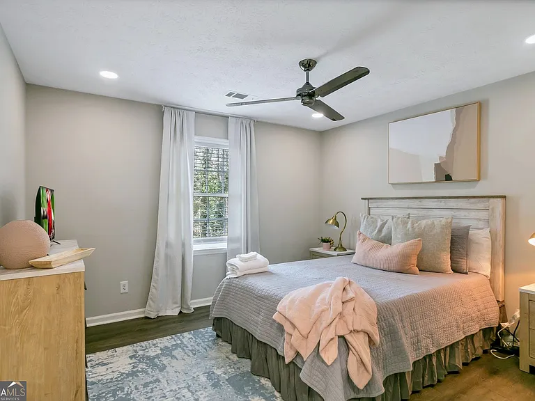 65 Juliana Dr — Photo 16