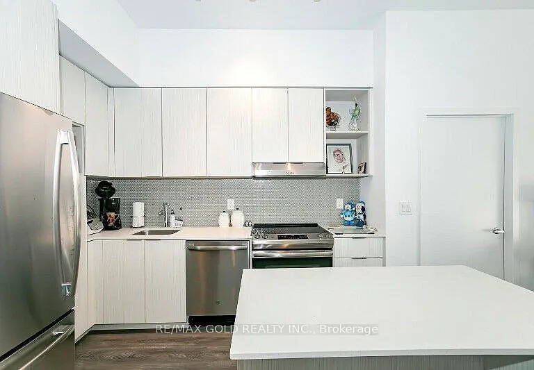 2520 Eglinton Ave W #320 — Photo 5