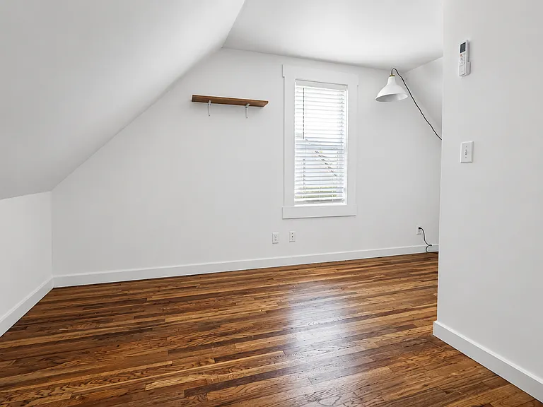 1530 S Vermont Ave — Photo 13