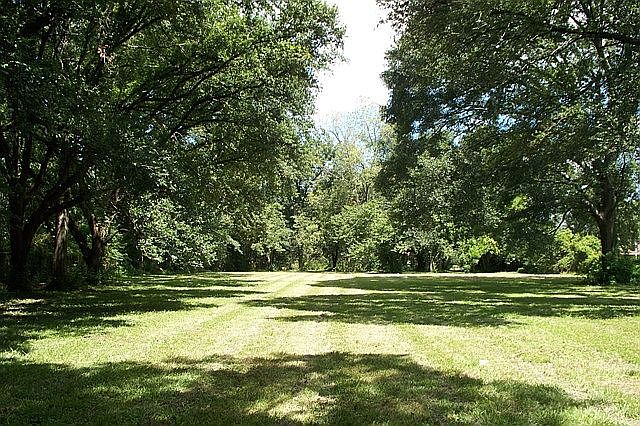 2nd image of 8644 Greenwell Springs Rd
