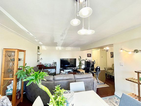 4th image of 20939 23rd Ave APT 3C
