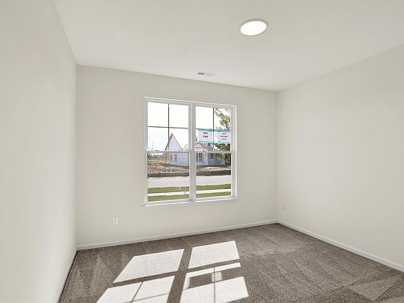 5th image of 19762 Highclere Ln