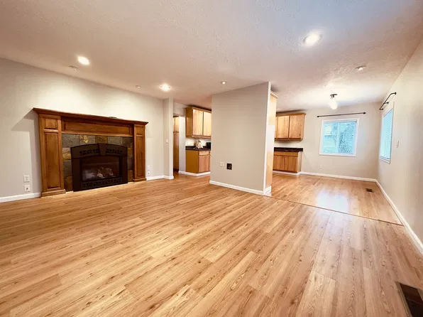 8717 NE Webster St, Portland, OR 97220