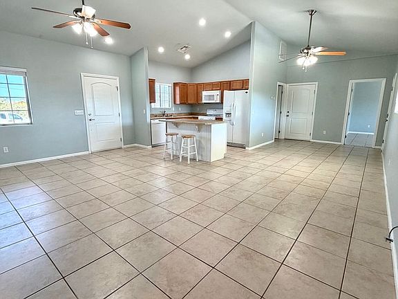 4th image of 7419 Kellogg Ave