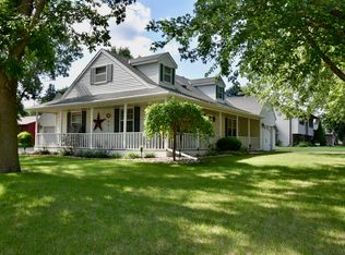 403 Walnut Dr, Sibley, IA 51249