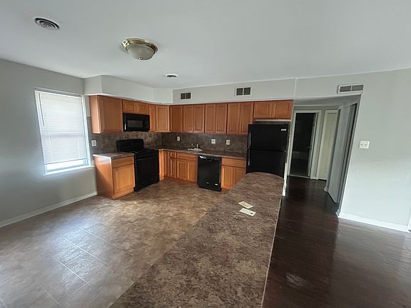 3rd image of 4149 Ridge Ave #1A