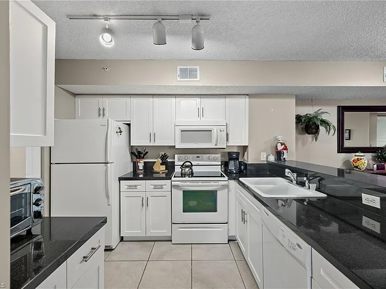 1835 Florida Club Cir #3103 — Photo 8