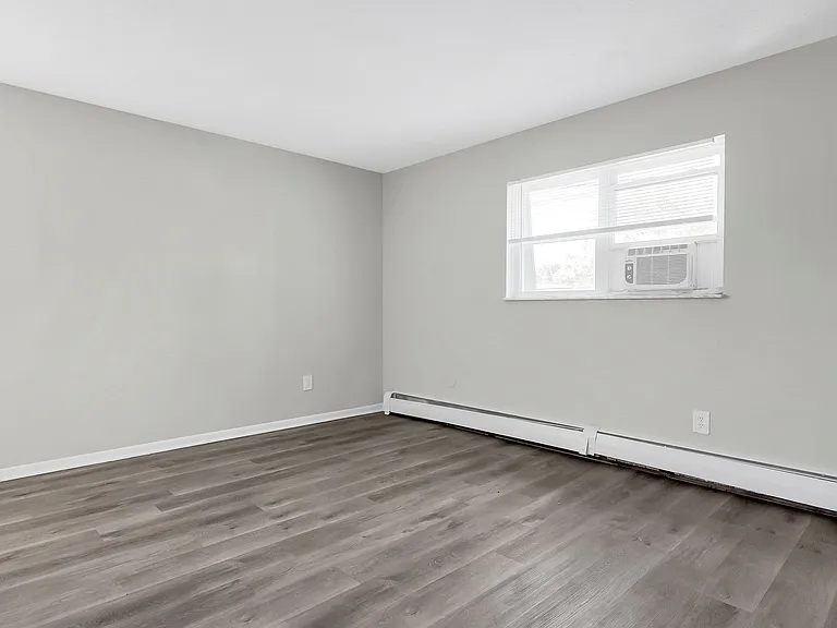 2405 Belcher Dr #B — Photo 3