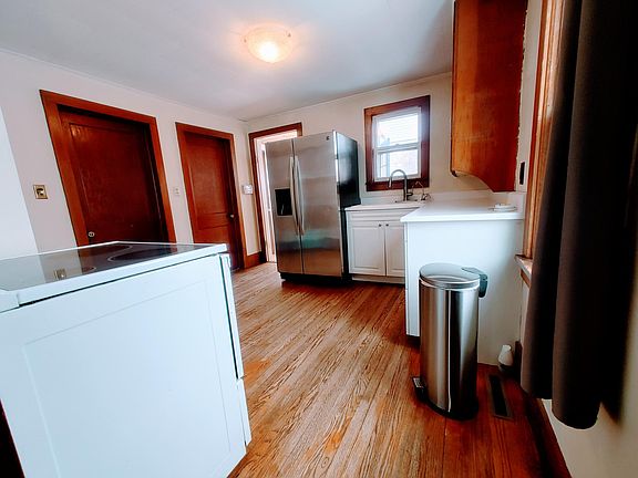 5th image of 15 Saratoga Ave