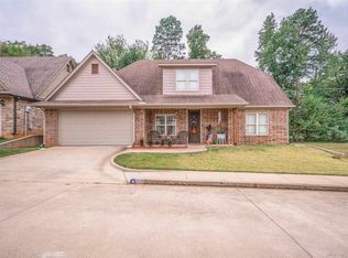 906 Tristan Ln, Longview, TX 75604