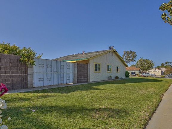 3rd image of 417 Calaveras Way