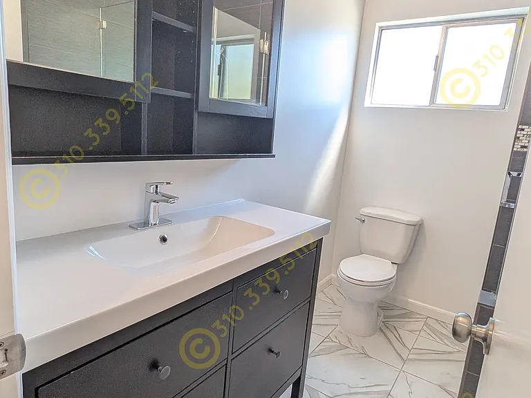 1027 N Stanley Ave #6 — Photo 15